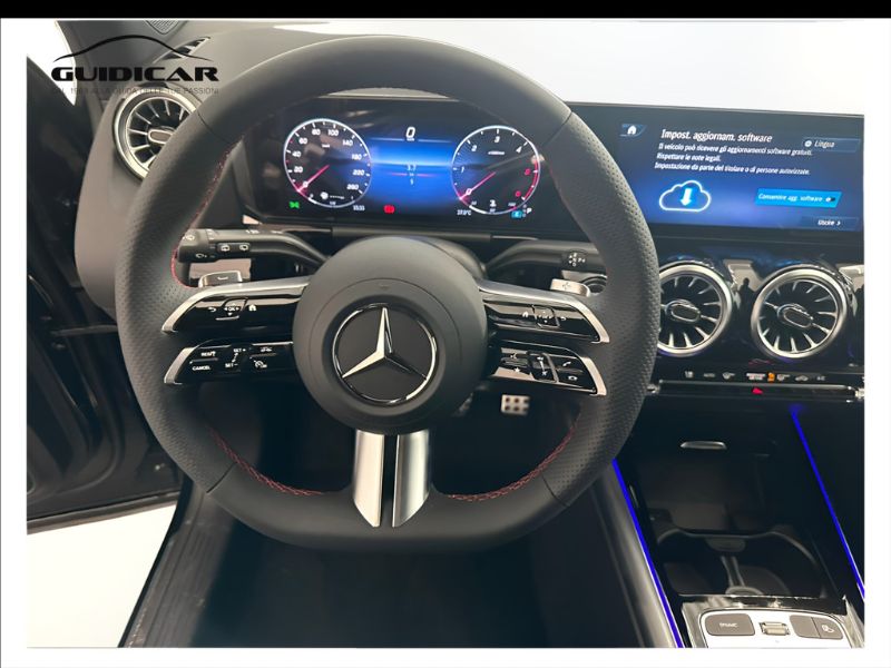 GuidiCar - MERCEDES BENZ NUOVA GLA 1 GLA 200 d Automatic 4MATIC Nuovo