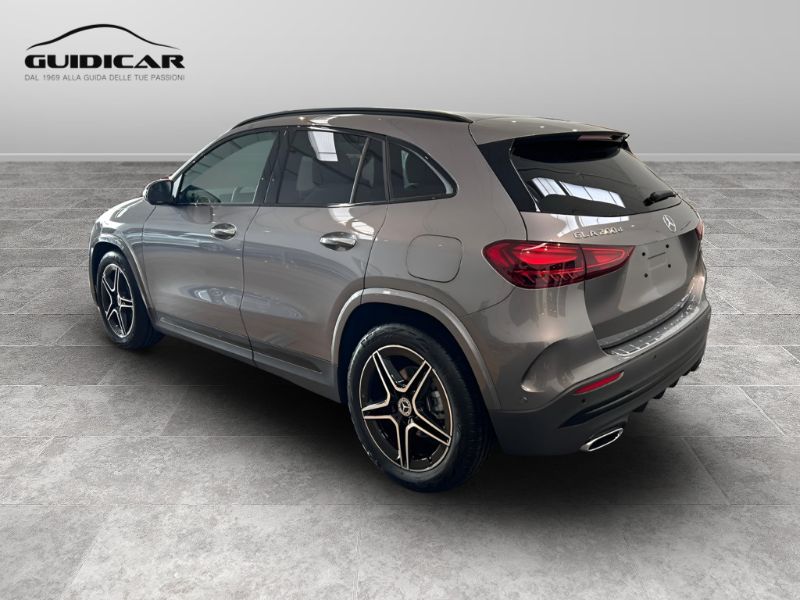 GuidiCar - MERCEDES BENZ NUOVA GLA 1 GLA 200 d Automatic 4MATIC Nuovo