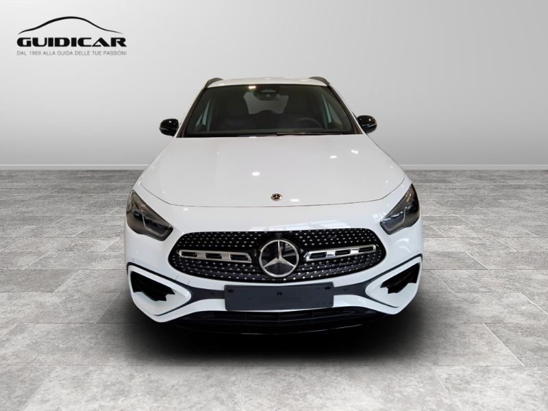 GuidiCar - MERCEDES BENZ NUOVA GLA 1 GLA 200 d Automatic 4MATIC Nuovo