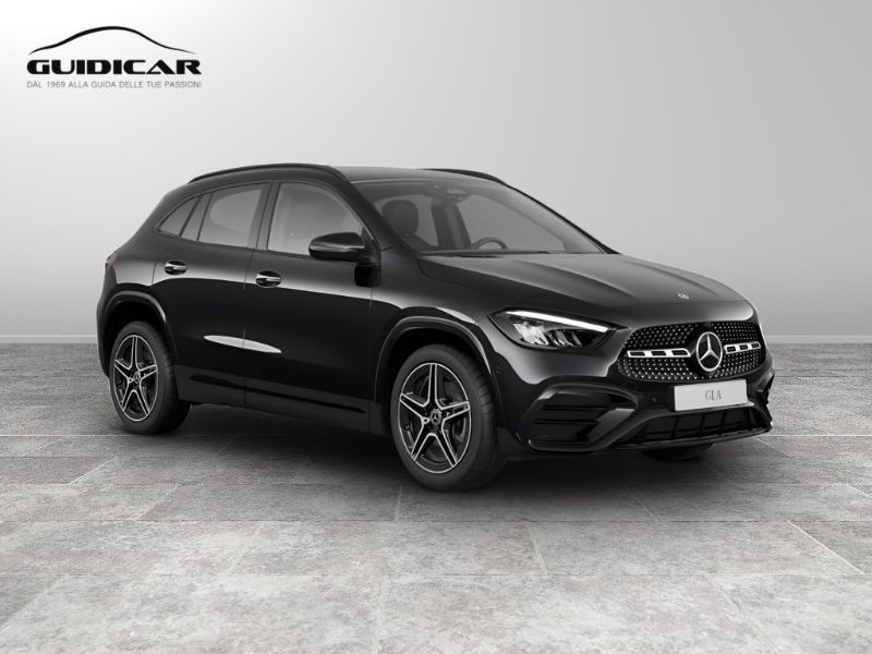 GuidiCar - MERCEDES BENZ NUOVA GLA 1 GLA 200 d Automatic 4MATIC Nuovo