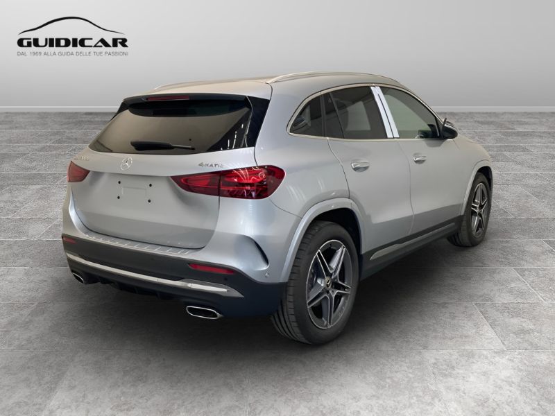 GuidiCar - MERCEDES BENZ NUOVA GLA 1 GLA 200 d Automatic 4MATIC Nuovo