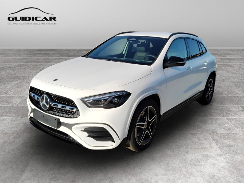 GuidiCar - MERCEDES BENZ NUOVA GLA 1 GLA 200 d Automatic 4MATIC Nuovo