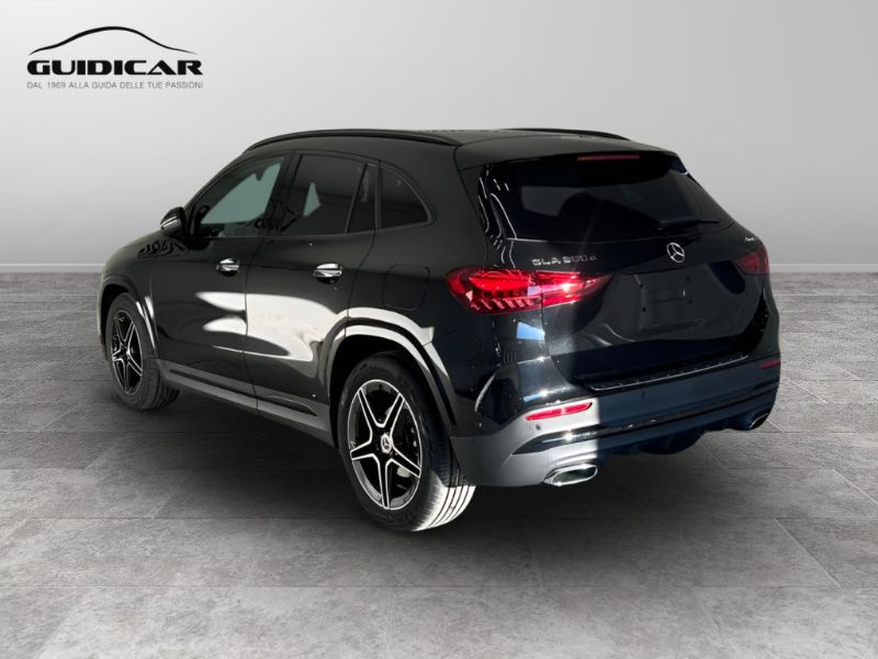 GuidiCar - MERCEDES BENZ NUOVA GLA 1 GLA 200 d Automatic 4MATIC Nuovo