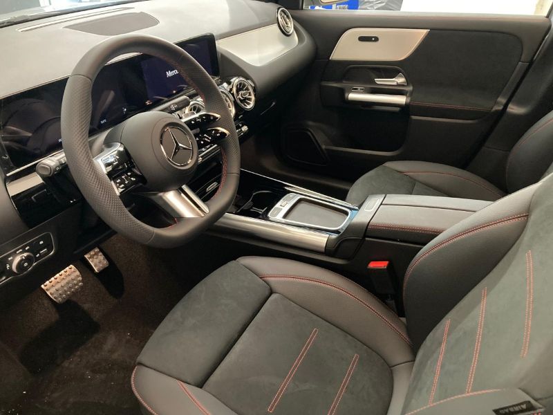 GuidiCar - MERCEDES BENZ NUOVA GLA 1 GLA 200 d Automatic 4MATIC Nuovo