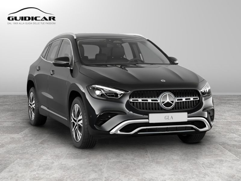 GuidiCar - MERCEDES BENZ NUOVA GLA 1 GLA 200 D AUTOMATIC Nuovo