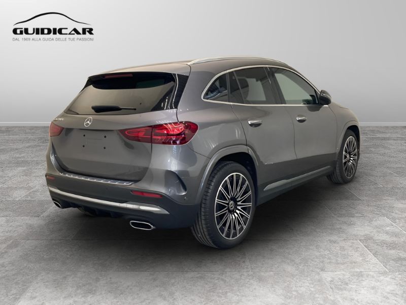 GuidiCar - MERCEDES BENZ NUOVA GLA 1 GLA 200 D AUTOMATIC Nuovo