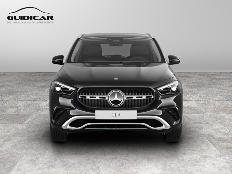 GuidiCar - MERCEDES BENZ NUOVA GLA 1 GLA 200 D AUTOMATIC Nuovo