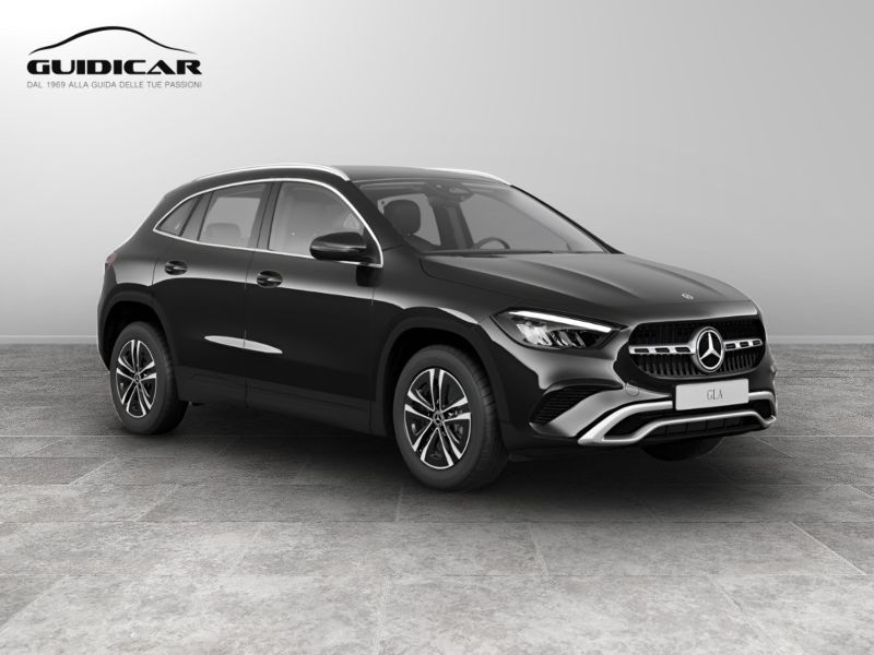 GuidiCar - MERCEDES BENZ NUOVA GLA 1 GLA 200 d automatic EXECUTIVE Nuovo