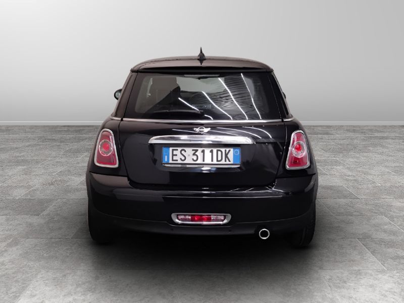 GuidiCar - MINI Mini III R56 2007 Hatchback 2013 Mini 1.6 One s/clima Usato