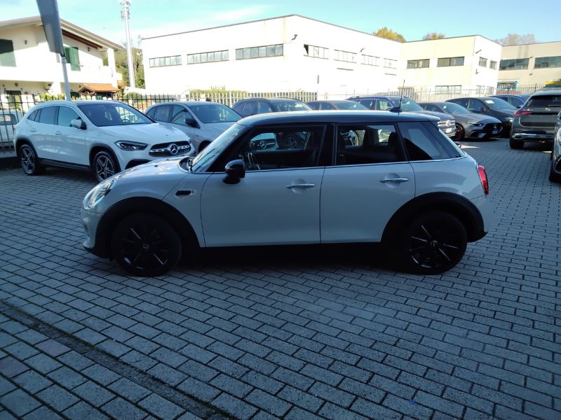 GuidiCar - MINI Mini IV F55 2018 5p 2019 Mini 5p 1.5 Cooper D Business Usato