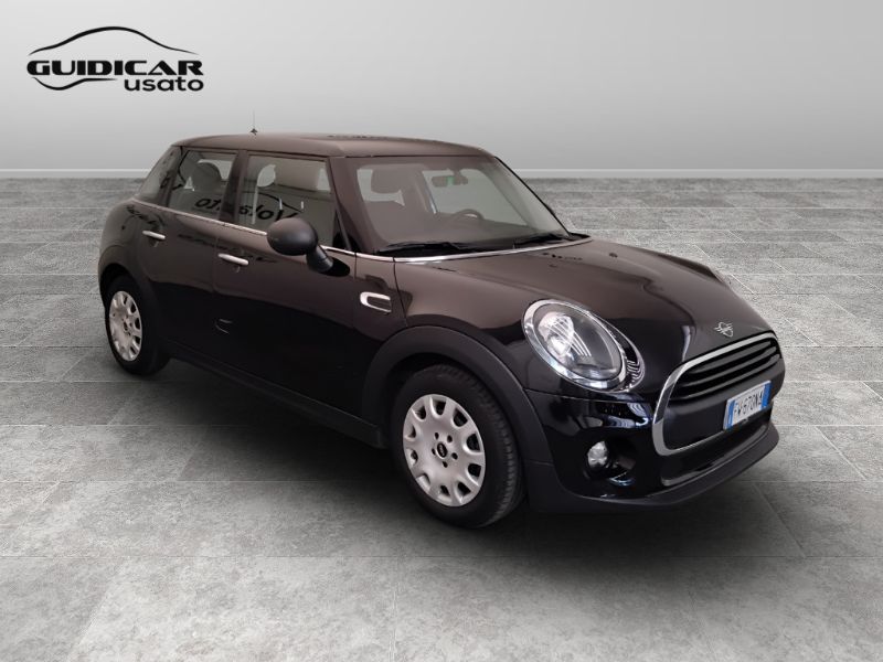 GuidiCar - MINI Mini IV F55 2018 5p 2019 Mini 5p 1.5 One Baker Street 75cv Usato