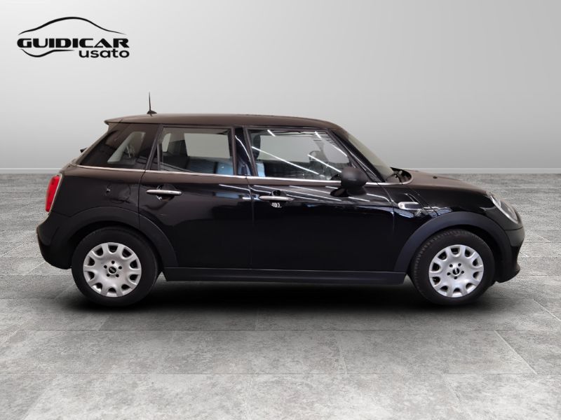 GuidiCar - MINI Mini IV F55 2018 5p 2019 Mini 5p 1.5 One Baker Street 75cv Usato