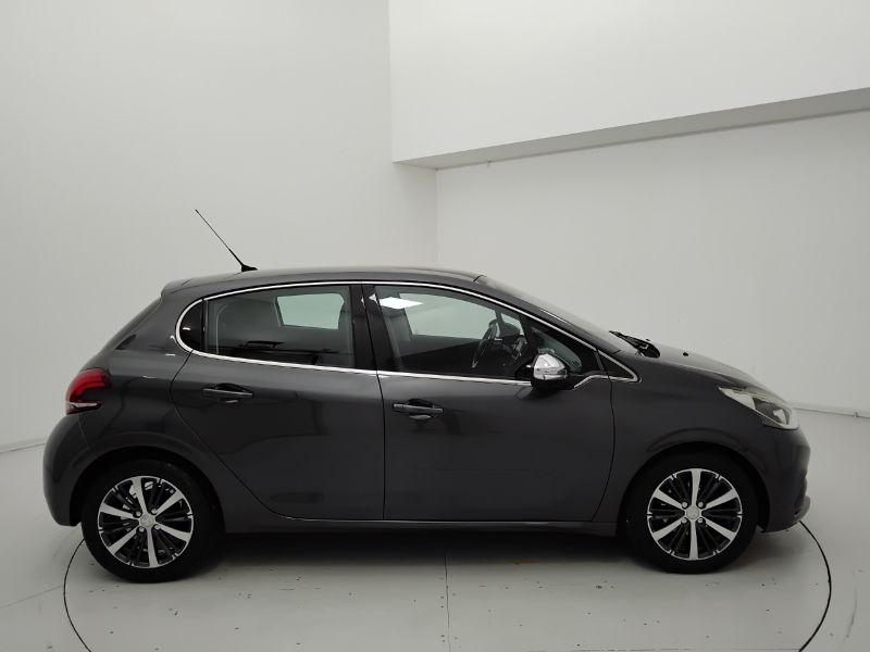 GuidiCar - PEUGEOT 208 I 2015 2017 208 1.6 bluehdi Allure 75cv 5p Usato