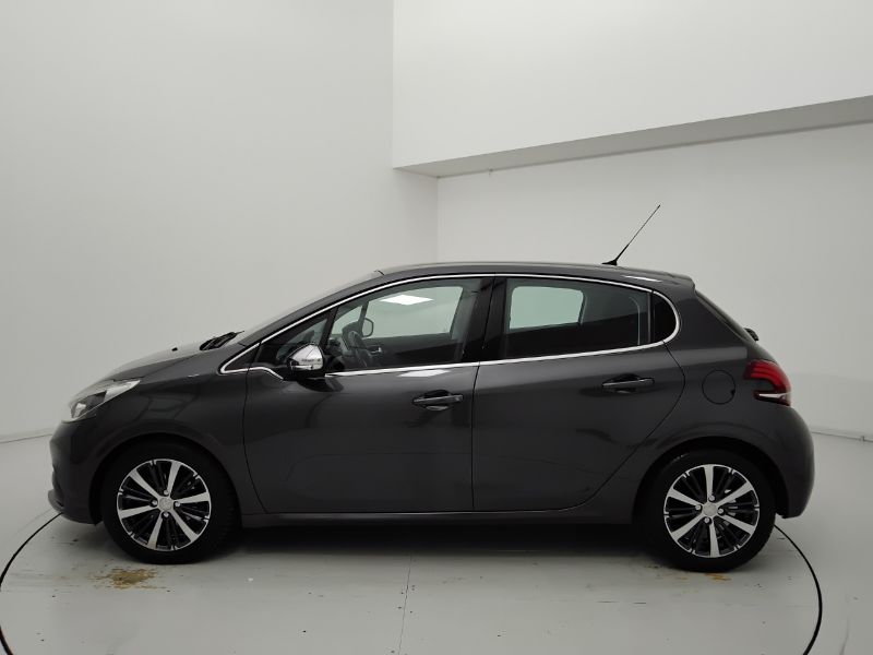 GuidiCar - PEUGEOT 208 I 2015 2017 208 1.6 bluehdi Allure 75cv 5p Usato