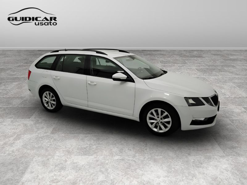 GuidiCar - SKODA Octavia III 2017 Wagon 2020 Octavia Wagon 1.5 g-tec Executive 130cv dsg Usato