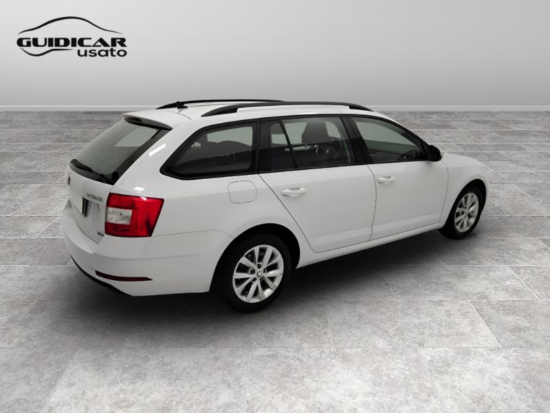 GuidiCar - SKODA Octavia III 2017 Wagon 2020 Octavia Wagon 1.5 g-tec Executive 130cv dsg Usato