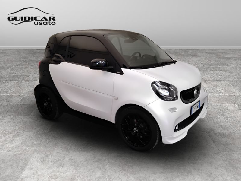 GuidiCar - SMART Fortwo III 2015 2019 Fortwo 0.9 t. Superpassion 90cv twinamic Usato