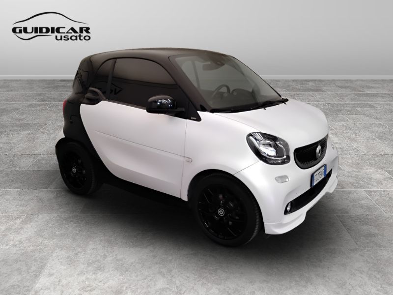 GuidiCar - SMART Fortwo III 2015 2019 Fortwo 0.9 t. Superpassion 90cv twinamic Usato