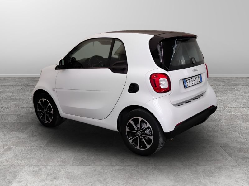 GuidiCar - SMART Fortwo III 2015 2019 Fortwo 1.0 Passion 71cv twinamic my18 Usato
