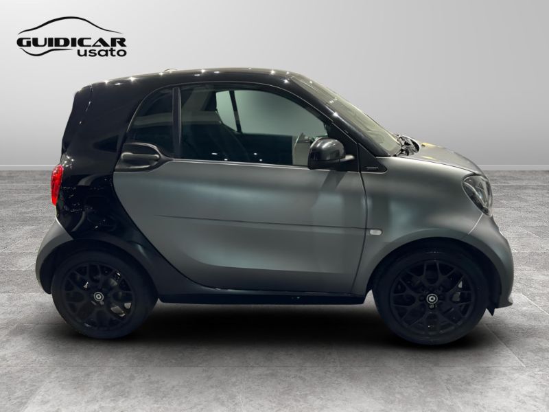 GuidiCar - SMART Fortwo 2019 Fortwo 1.0 Superpassion 71cv twinamic Usato