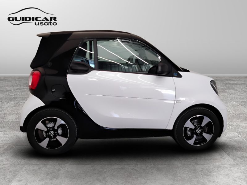 GuidiCar - SMART Fortwo III 2020 Cabrio 2021 Fortwo Cabrio eq Passion 22kW Usato