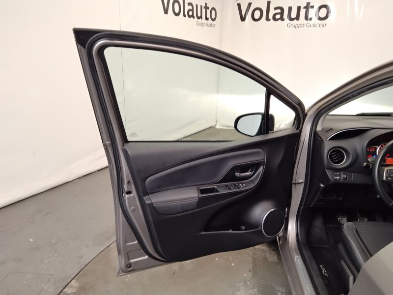 GuidiCar - TOYOTA Yaris 2014 Yaris 1.4 d-4d Lounge 5p Usato