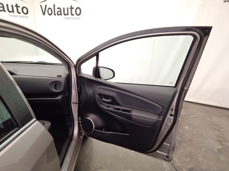 GuidiCar - TOYOTA Yaris 2014 Yaris 1.4 d-4d Lounge 5p Usato