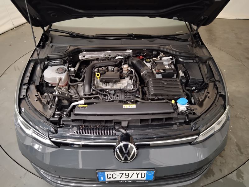 GuidiCar - VOLKSWAGEN Golf VIII 2020 Variant 2021 Golf Variant 1.0 etsi evo Life 110cv dsg Usato