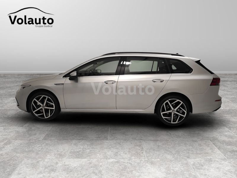 GuidiCar - VOLKSWAGEN Golf VIII 2020 Variant 2021 Golf Variant 2.0 tdi scr Style 115cv dsg Aziendale