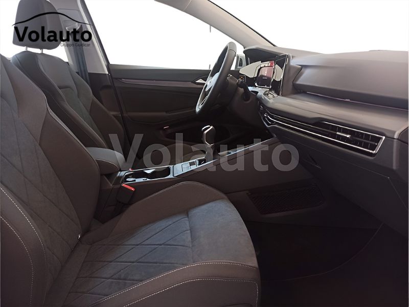 GuidiCar - VOLKSWAGEN Golf VIII 2020 2022 Golf 1.5 tgi Style 130cv Aziendale