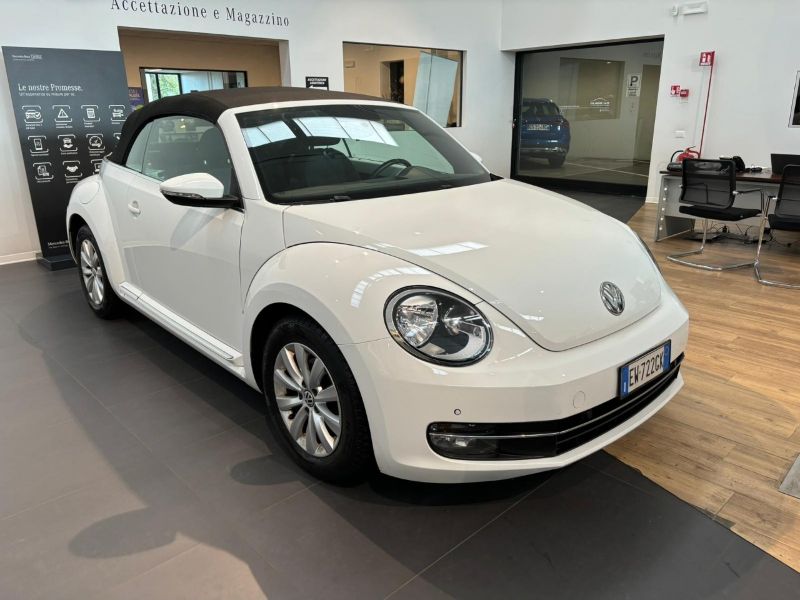 GuidiCar - VOLKSWAGEN Maggiolino 2014 Maggiolino Cabrio 1.2 tsi Design Usato