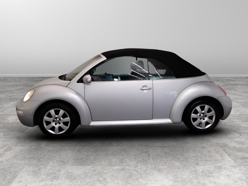 GuidiCar - VOLKSWAGEN Maggiolino 2004 New Beetle Cabrio 1.6 Usato