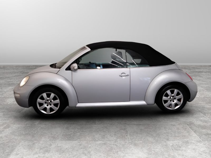 GuidiCar - VOLKSWAGEN Maggiolino 2004 New Beetle Cabrio 1.6 Usato