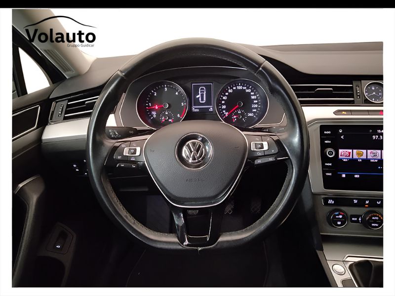 GuidiCar - VOLKSWAGEN Passat 8ª serie 2018 Passat 8ª serie - Passat Variant 1.6 TDI Business BlueMotion Usato