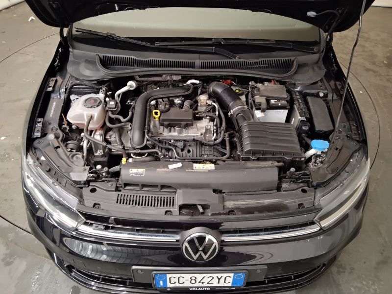 GuidiCar - VOLKSWAGEN Polo 2021 Polo 1.0 tsi R-Line 95cv dsg Usato