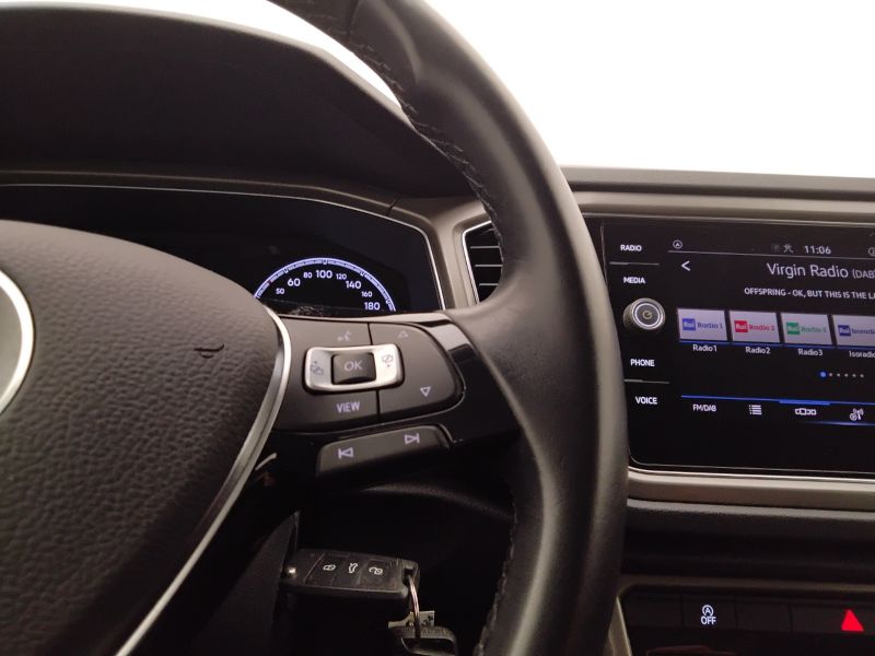 GuidiCar - VOLKSWAGEN T-Roc 2021 T-Roc 1.0 tsi Style 110cv Usato