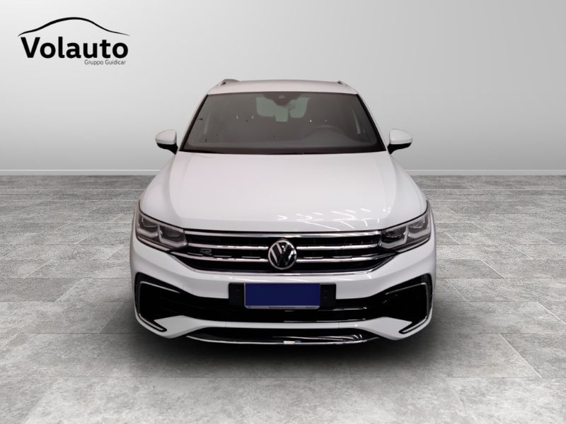 GuidiCar - VOLKSWAGEN Tiguan 2020 Tiguan 1.5 tsi act R-Line 150cv dsg Usato