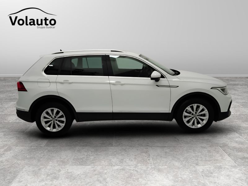 GuidiCar - VOLKSWAGEN Tiguan II 2021 2021 Tiguan 2.0 tdi scr Life 122cv Usato