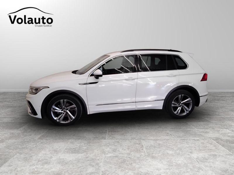 GuidiCar - VOLKSWAGEN Tiguan 2023 Tiguan 2.0 tdi scr R-Line 150cv dsg Usato