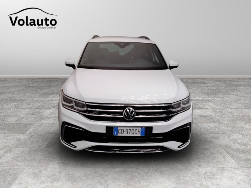 GuidiCar - VOLKSWAGEN Tiguan 2021 Tiguan 2.0 tdi scr R-Line 4motion 150cv dsg Usato