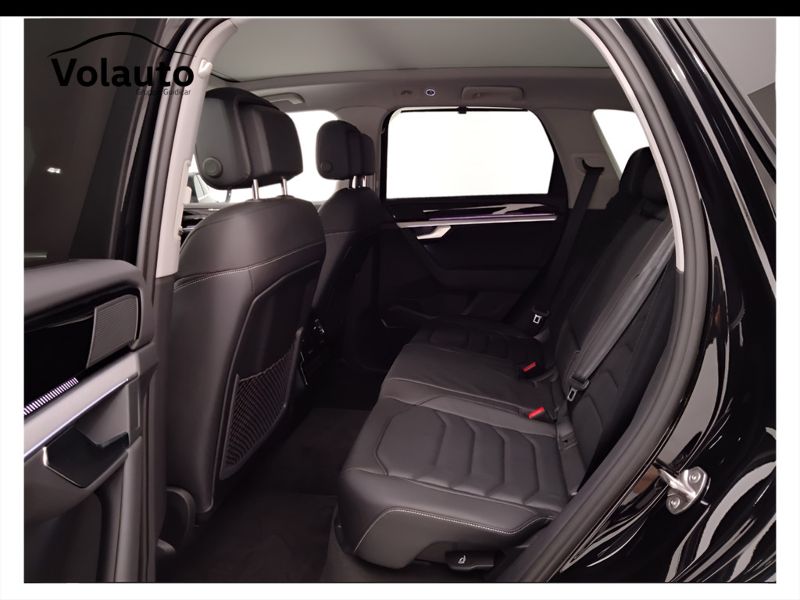 GuidiCar - VOLKSWAGEN Touareg 2024 Touareg 3.0 V6 tsi ehybrid Elegance 381cv auto Km0