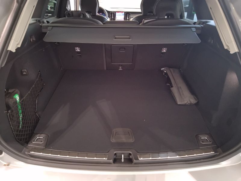 GuidiCar - VOLVO XC60 1 N.XC60 Recharge Plus Dark T6 AWD AUT Nuovo