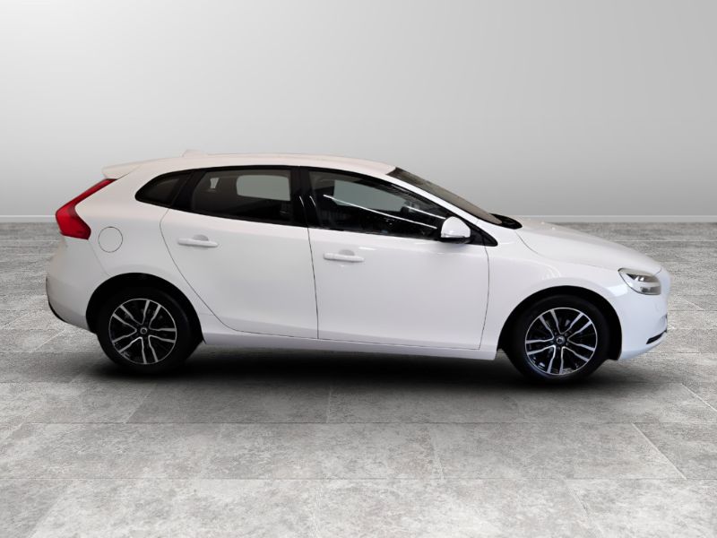 GuidiCar - VOLVO V40 2017 V40 2.0 d2 eco Business my17 Usato