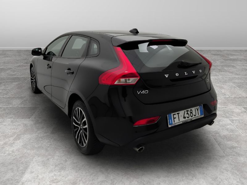 GuidiCar - VOLVO V40 2018 V40 2.0 d2 my19 Usato