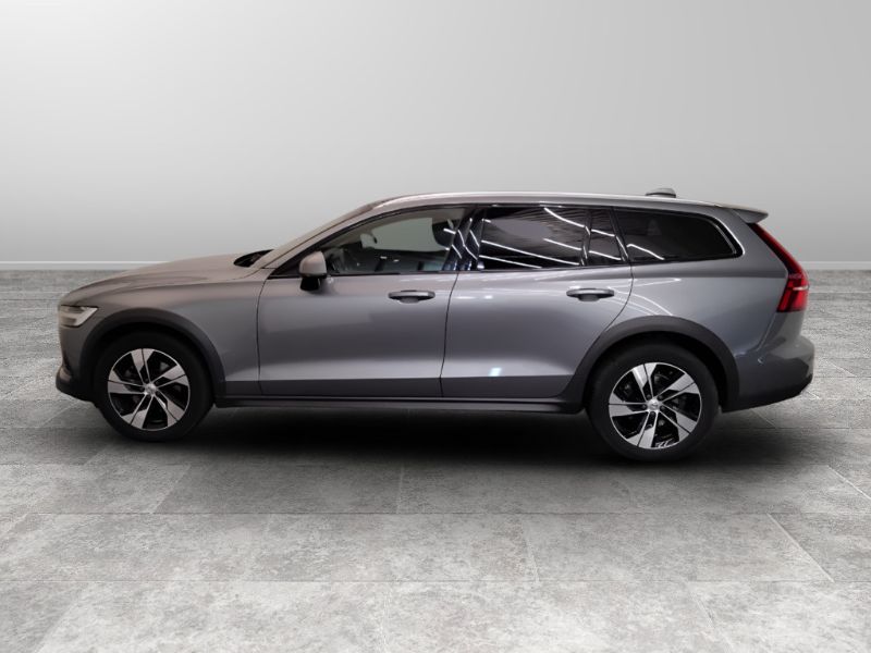 GuidiCar - VOLVO V60 CC (2018--->) 2020 V60 CC (2018-->) - V60 Cross Country B4 (d) AWD Geartronic B Usato