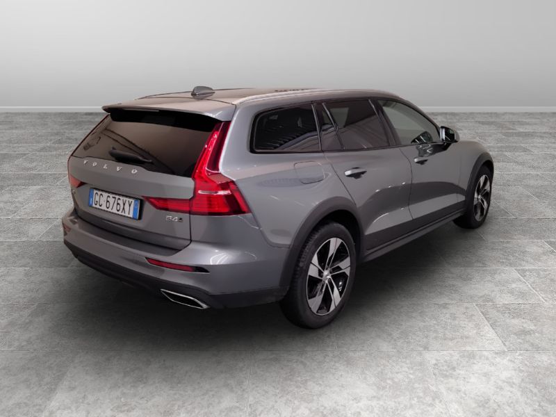 GuidiCar - VOLVO V60 CC (2018--->) 2020 V60 CC (2018-->) - V60 Cross Country B4 (d) AWD Geartronic B Usato