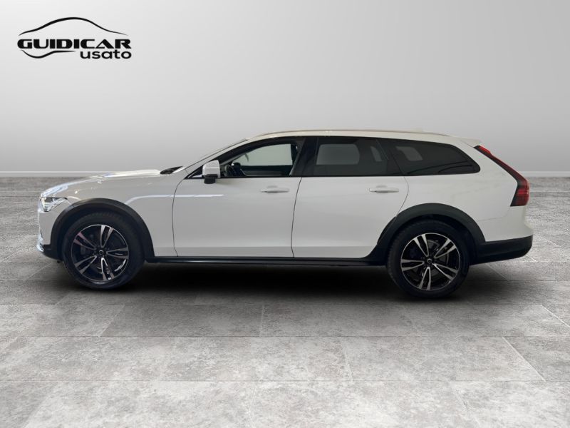 GuidiCar - VOLVO V90 2021 V90 Cross Country 2.0 d4 Business Pro awd geartronic Usato