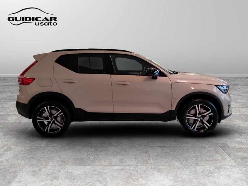 GuidiCar - VOLVO XC4 2024 XC40 PLUS DARK B3 AUT Aziendale