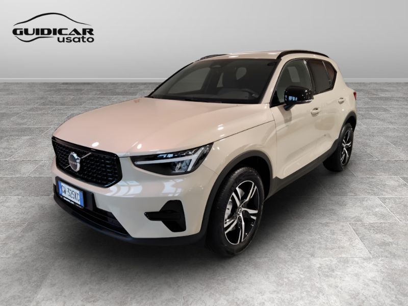 GuidiCar - VOLVO XC4 2024 XC40 PLUS DARK B3 AUT Aziendale