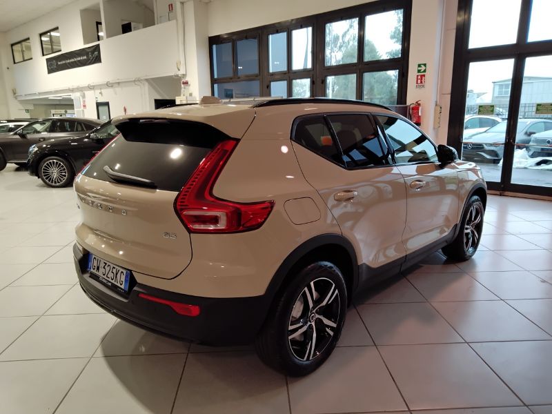 GuidiCar - VOLVO XC4 2024 XC40 PLUS DARK B3 AUT Aziendale